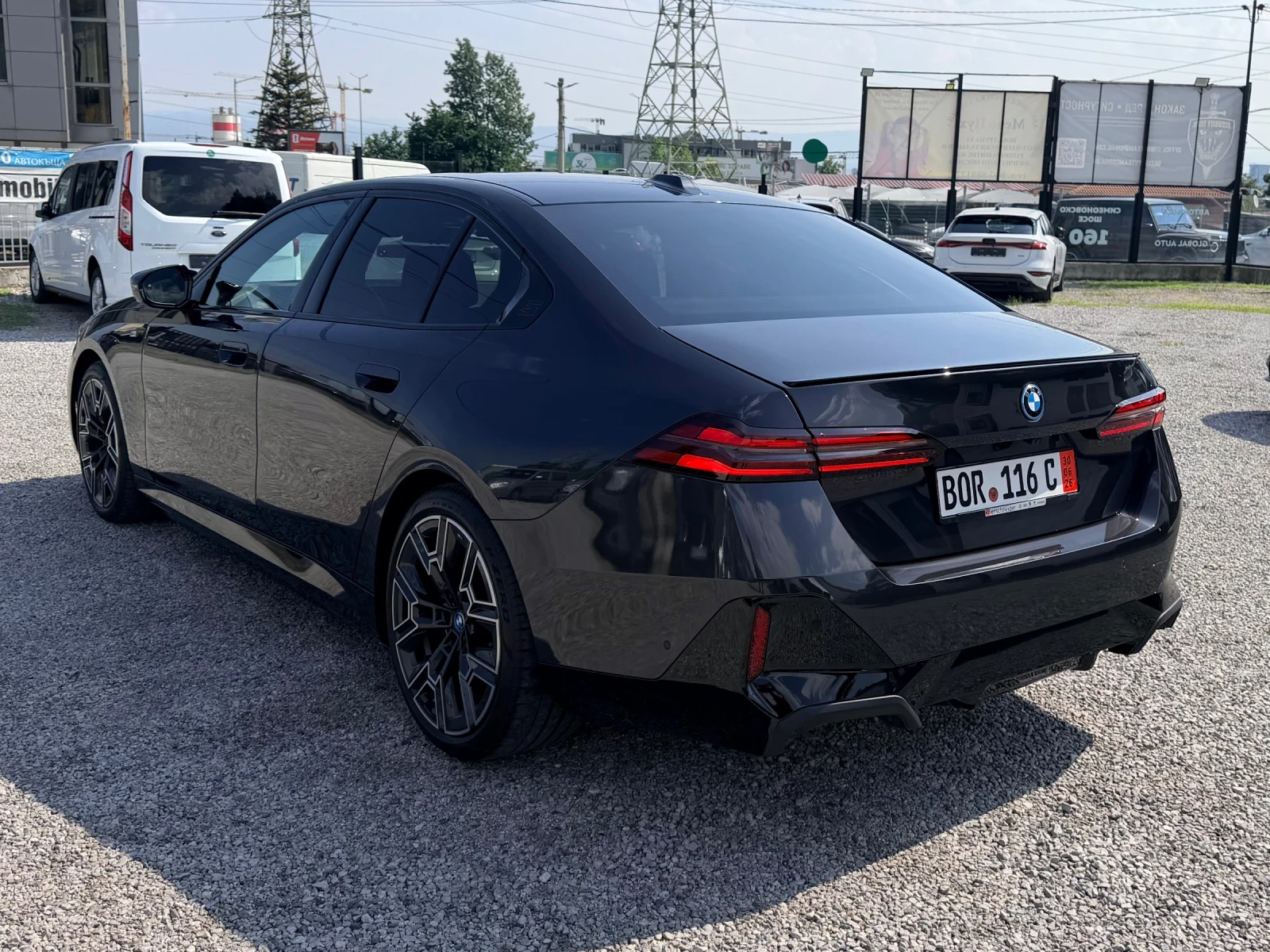 BMW i5 eDrive40 M-SPORT PRO INDIVIDUAL ГАРАНЦИЯ, снимка 3 - Автомобили и джипове - 55112901