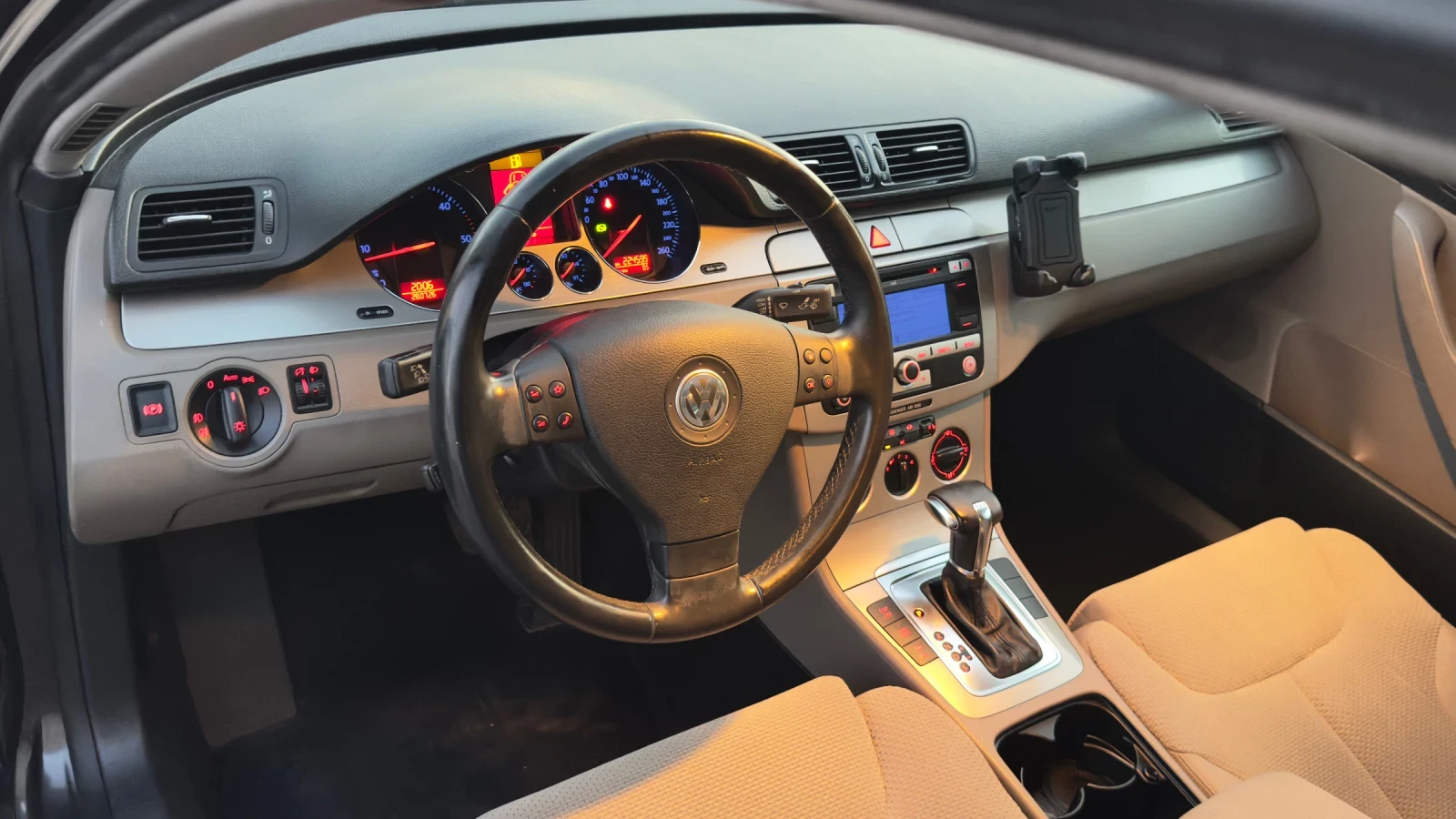 VW Passat DSG СЕДАН, снимка 5 - Автомобили и джипове - 55461150
