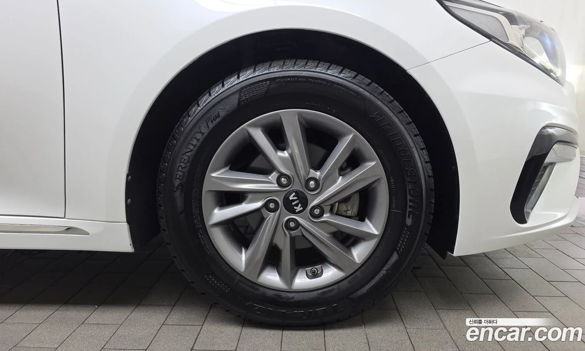 Kia K5 2.0 Luxury, снимка 7 - Автомобили и джипове - 55669079