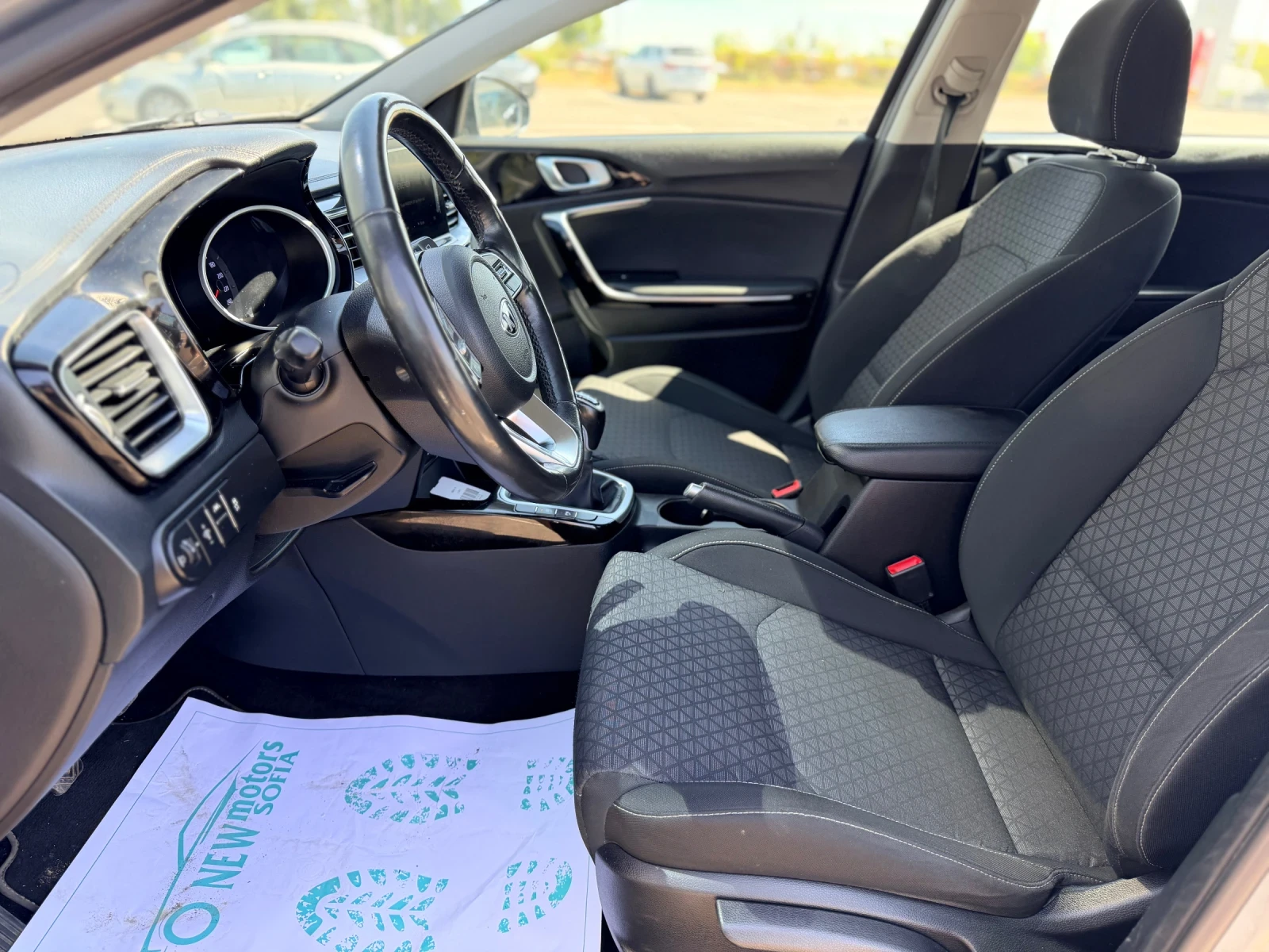 Kia Ceed 1.6CRDi-Vision-Лизинг през Уникредит по 150евро, снимка 9 - Автомобили и джипове - 55722295