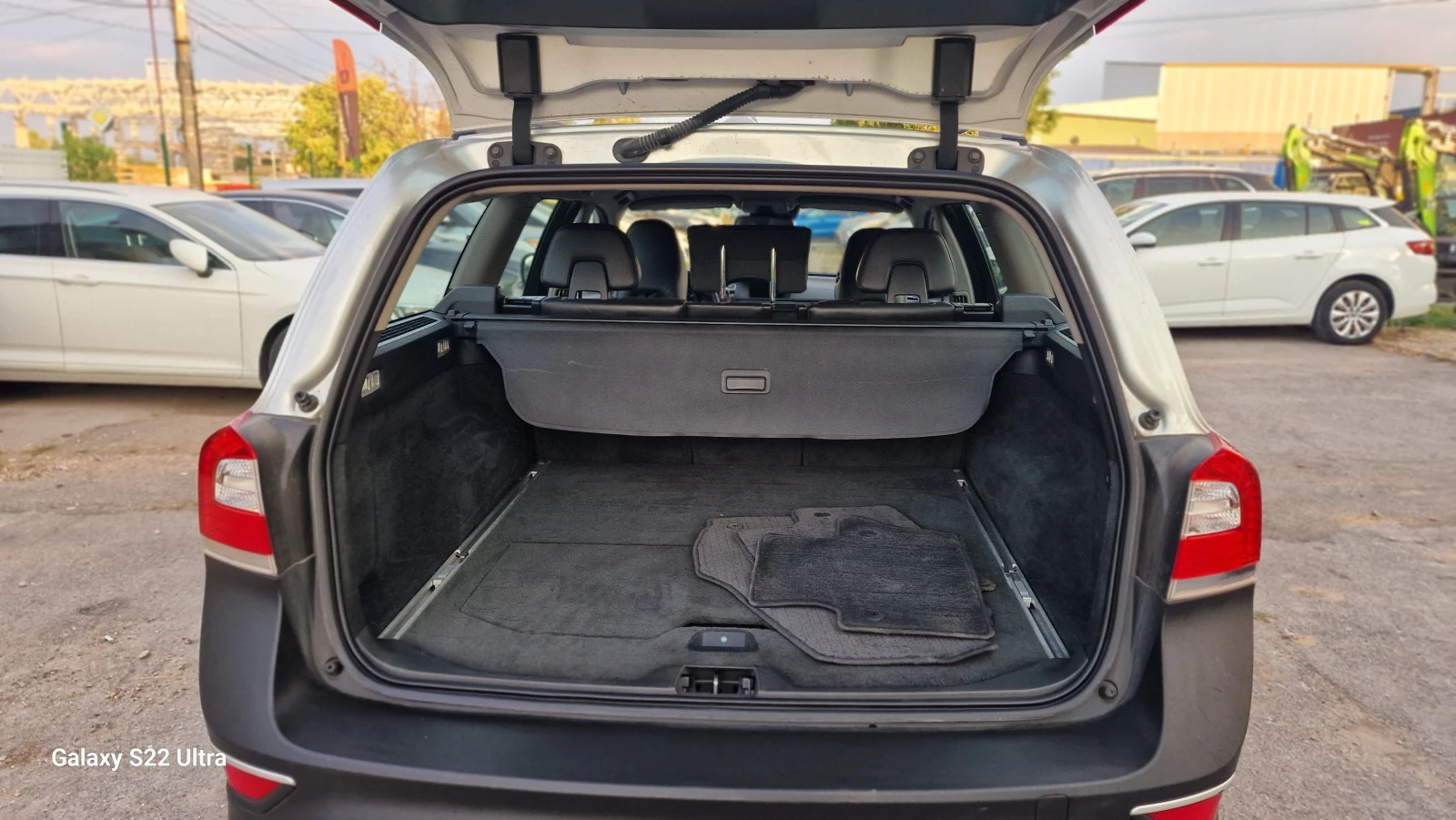 Volvo Xc70 2.4 D4 Business Mumentum, снимка 15 - Автомобили и джипове - 55796305