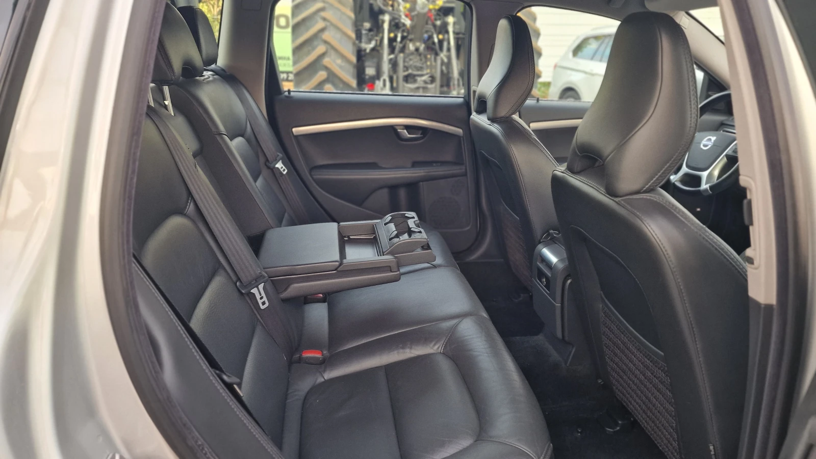 Volvo Xc70 2.4 D4 Business Mumentum, снимка 14 - Автомобили и джипове - 55796305