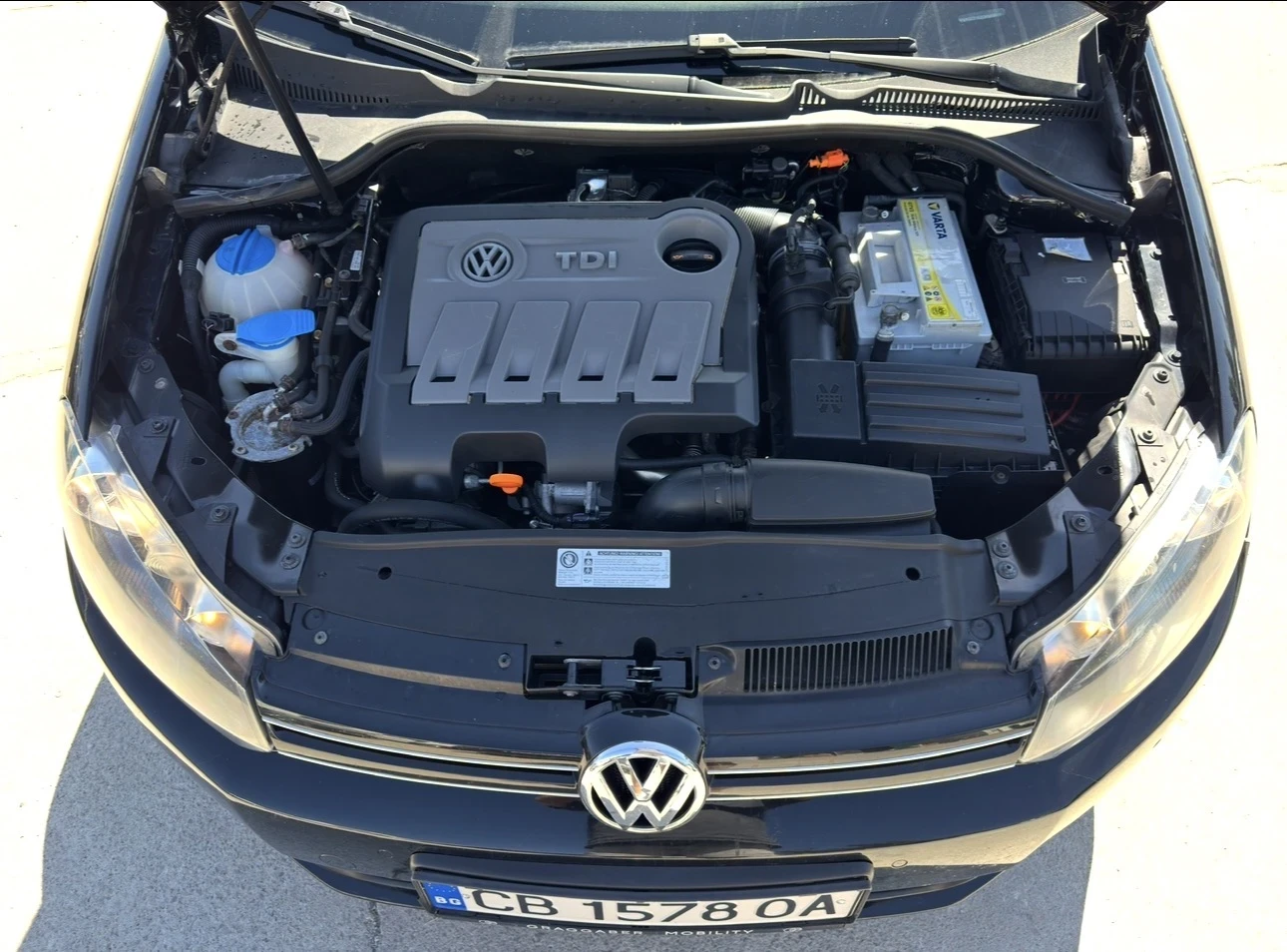 VW Golf ТОП СЪСТОЯНИЕ / НОВИ ГУМИ  / ОБСЛУЖЕНА / НАВИ , снимка 14 - Автомобили и джипове - 55977359