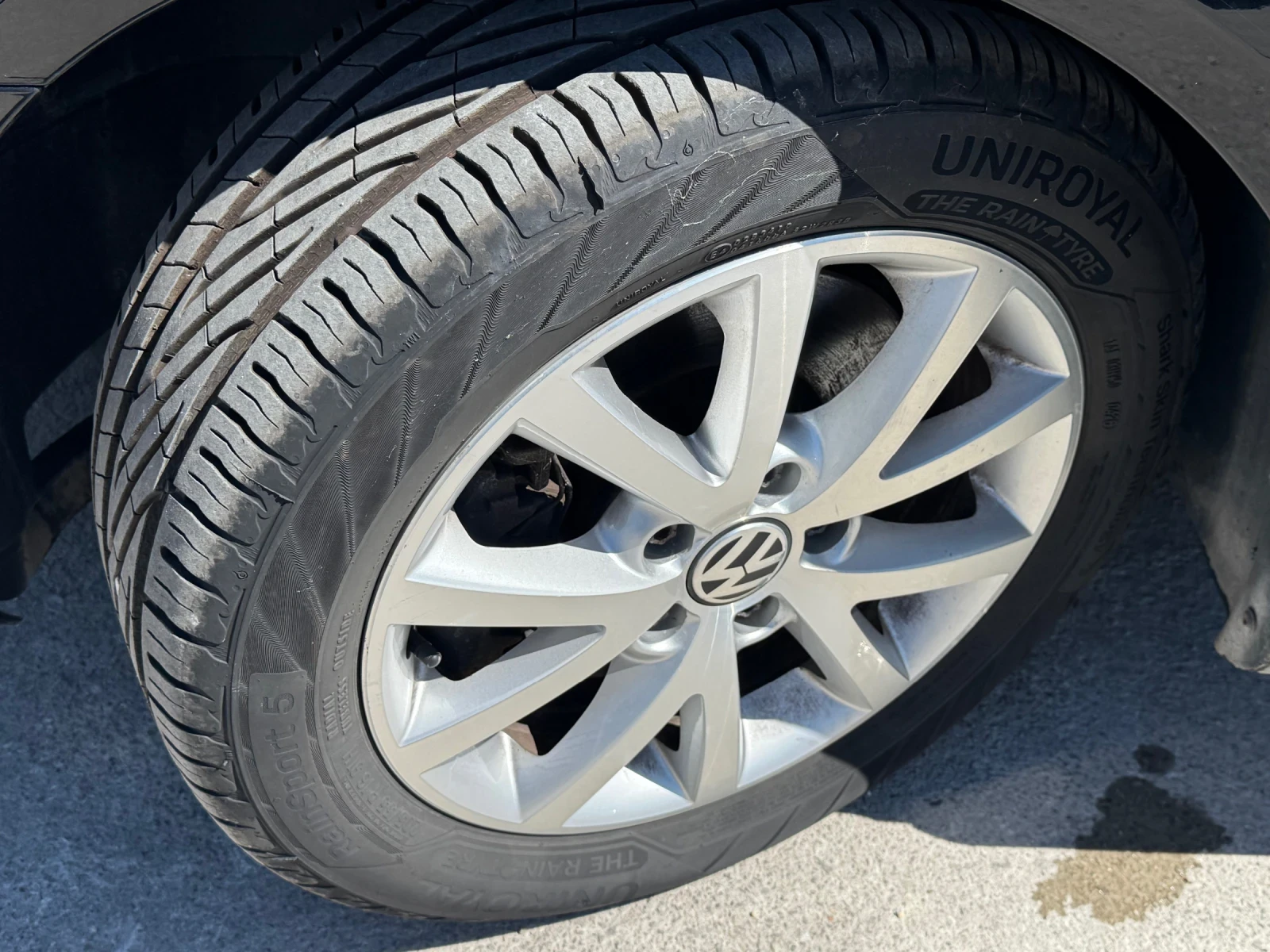 VW Golf ТОП СЪСТОЯНИЕ / НОВИ ГУМИ  / ОБСЛУЖЕНА / НАВИ , снимка 12 - Автомобили и джипове - 55977359