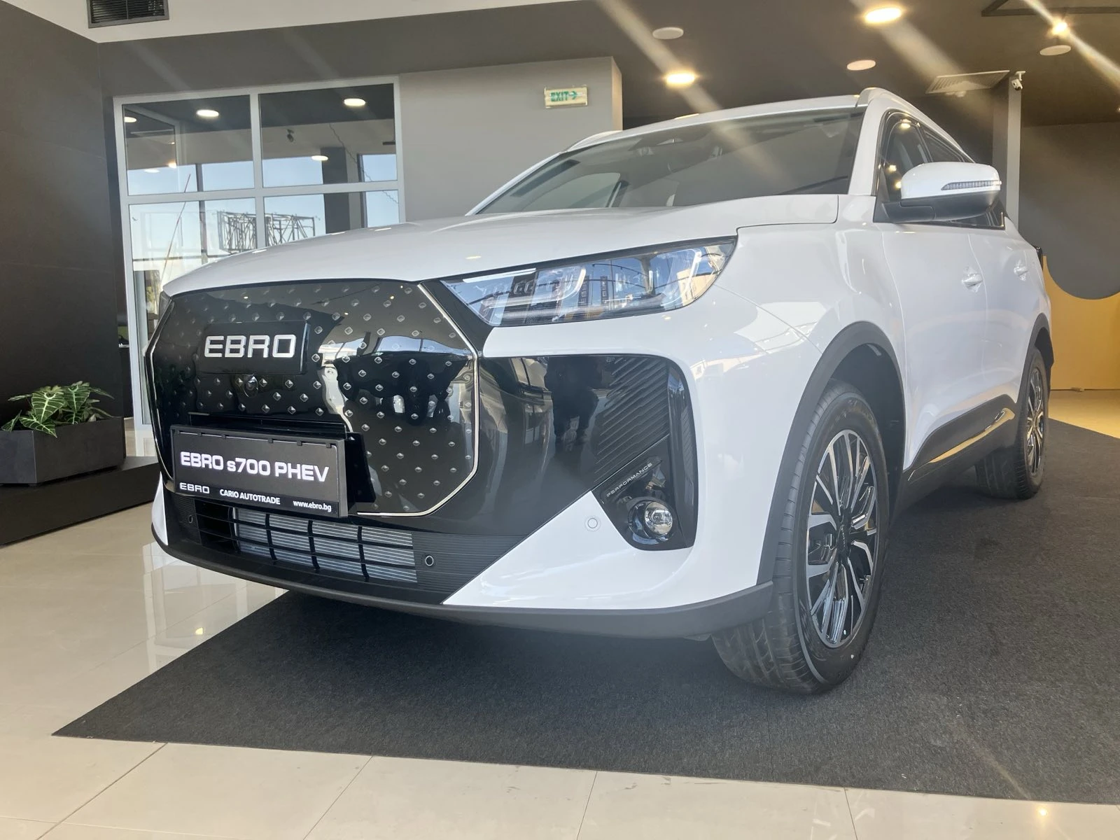 EBRO s700 PHEV Premium