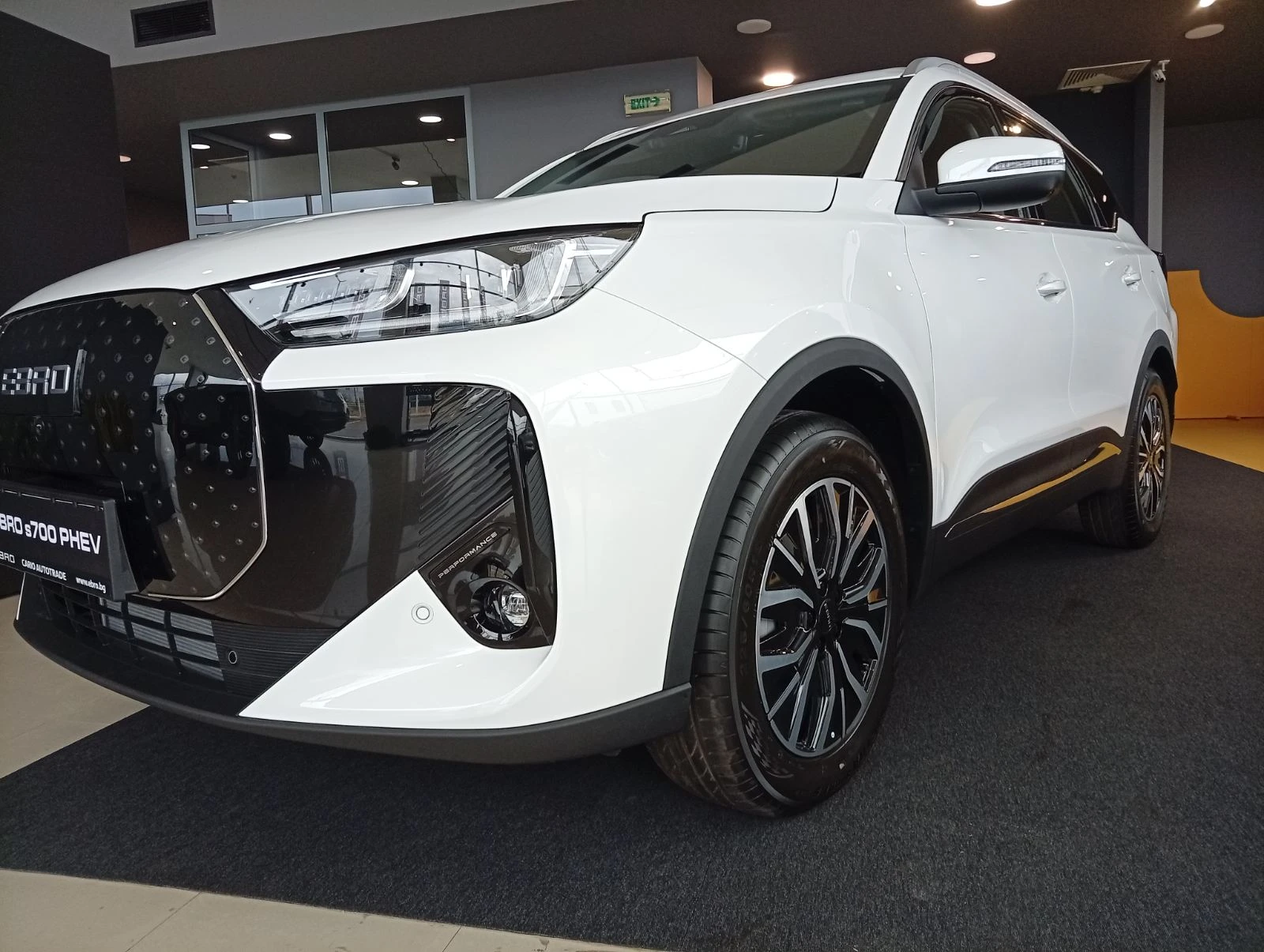 EBRO s700 PHEV Premium