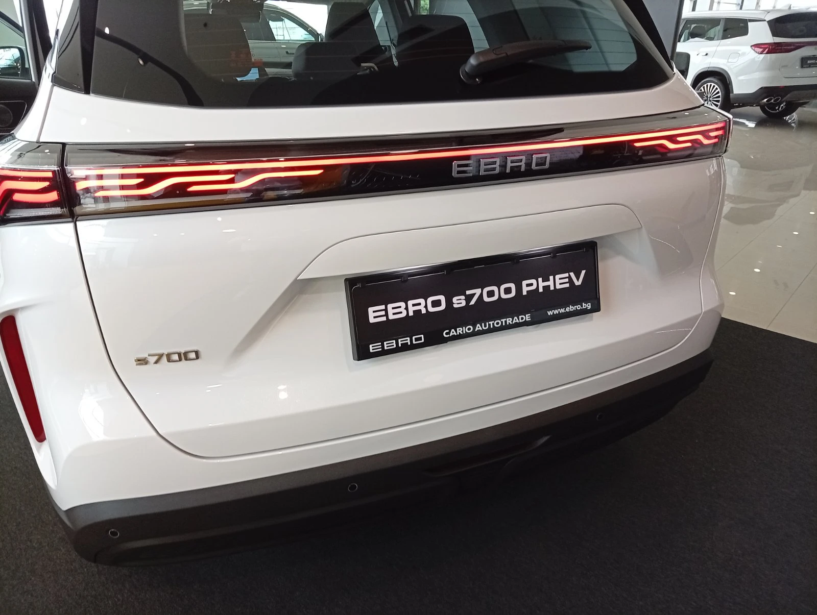 EBRO s700 PHEV Premium, снимка 7 - Автомобили и джипове - 56160780