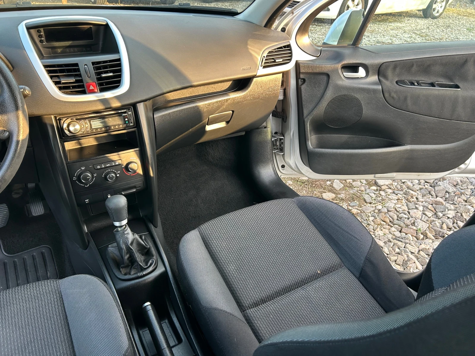 Peugeot 207 1.4i ��� | Mobile.bg � ����������� 12