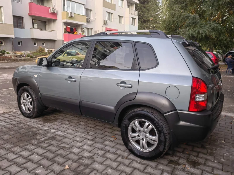 Hyundai Tucson 2.0 CRDi , снимка 5 - Автомобили и джипове - 47537337