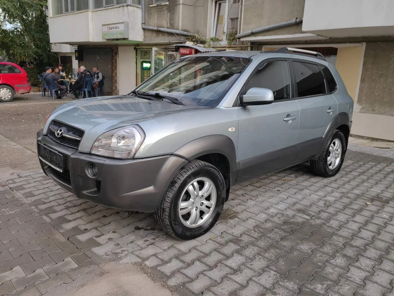 Hyundai Tucson 2.0 CRDi , снимка 3 - Автомобили и джипове - 47537337