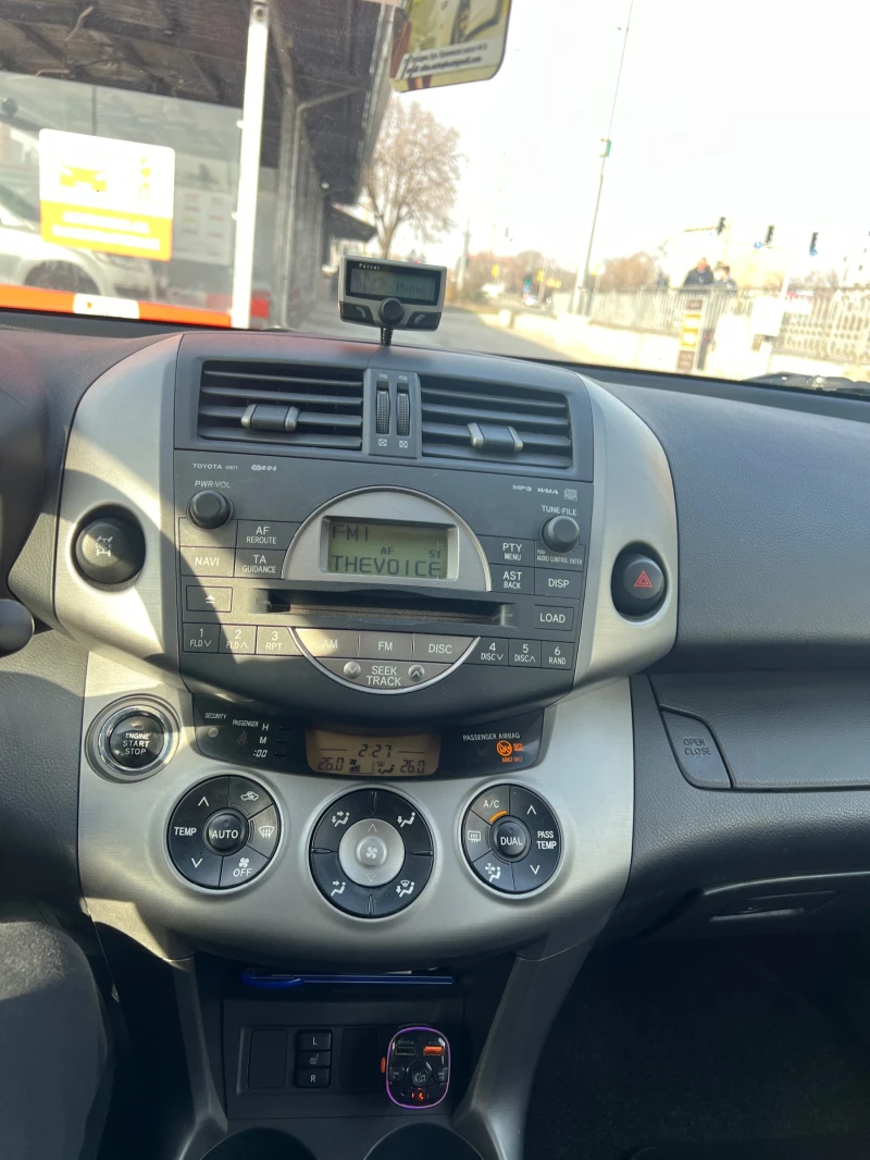 Toyota Rav4 2.2 Dicat, снимка 12 - Автомобили и джипове - 49307433