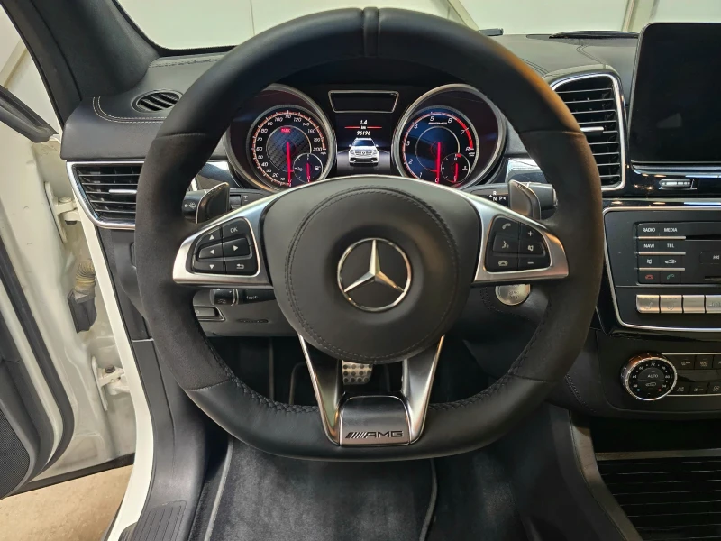 Mercedes-Benz GLS 63 AMG Night Package, снимка 17 - Автомобили и джипове - 50387382