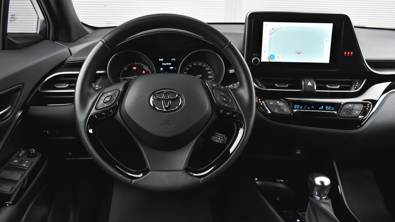 Toyota C-HR 2.0 Hybrid Club Automatic, снимка 9 - Автомобили и джипове - 50645601