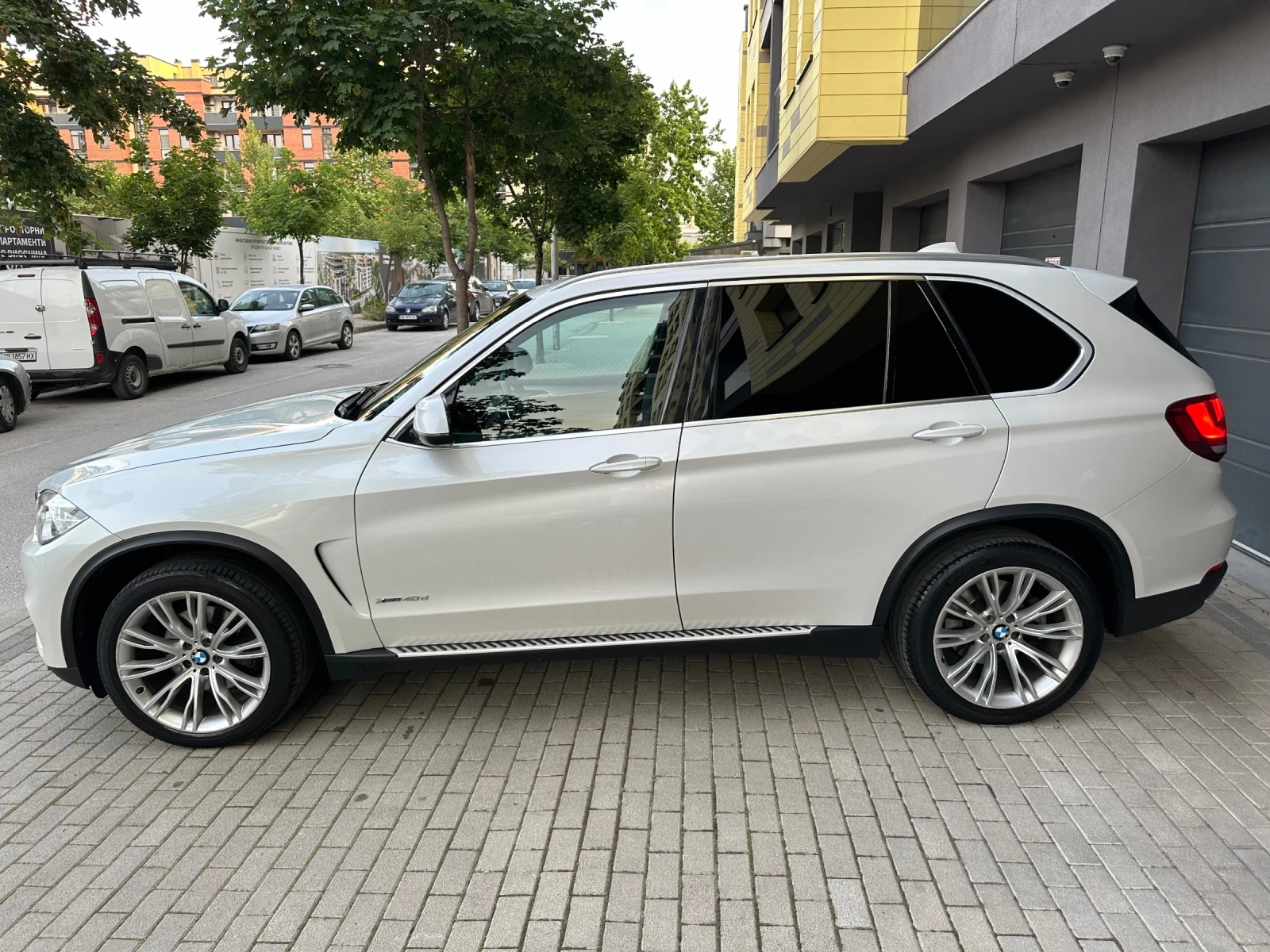 BMW X5 40d INDIVIDUAL B&O - изображение 5