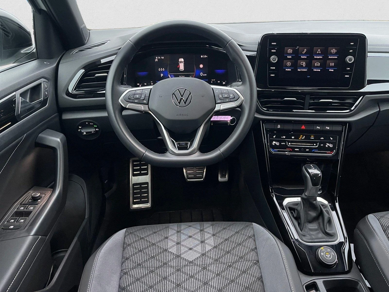 VW T-Roc 2.0TSI* R-LINE* 4MOTION* LED* CAM* DISTR*  - изображение 7