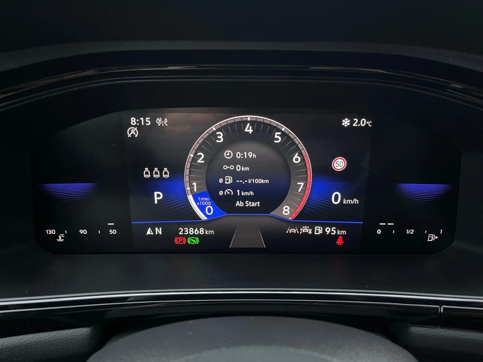 VW T-Roc 2.0TSI* R-LINE* 4MOTION* LED* CAM* DISTR*  - изображение 9