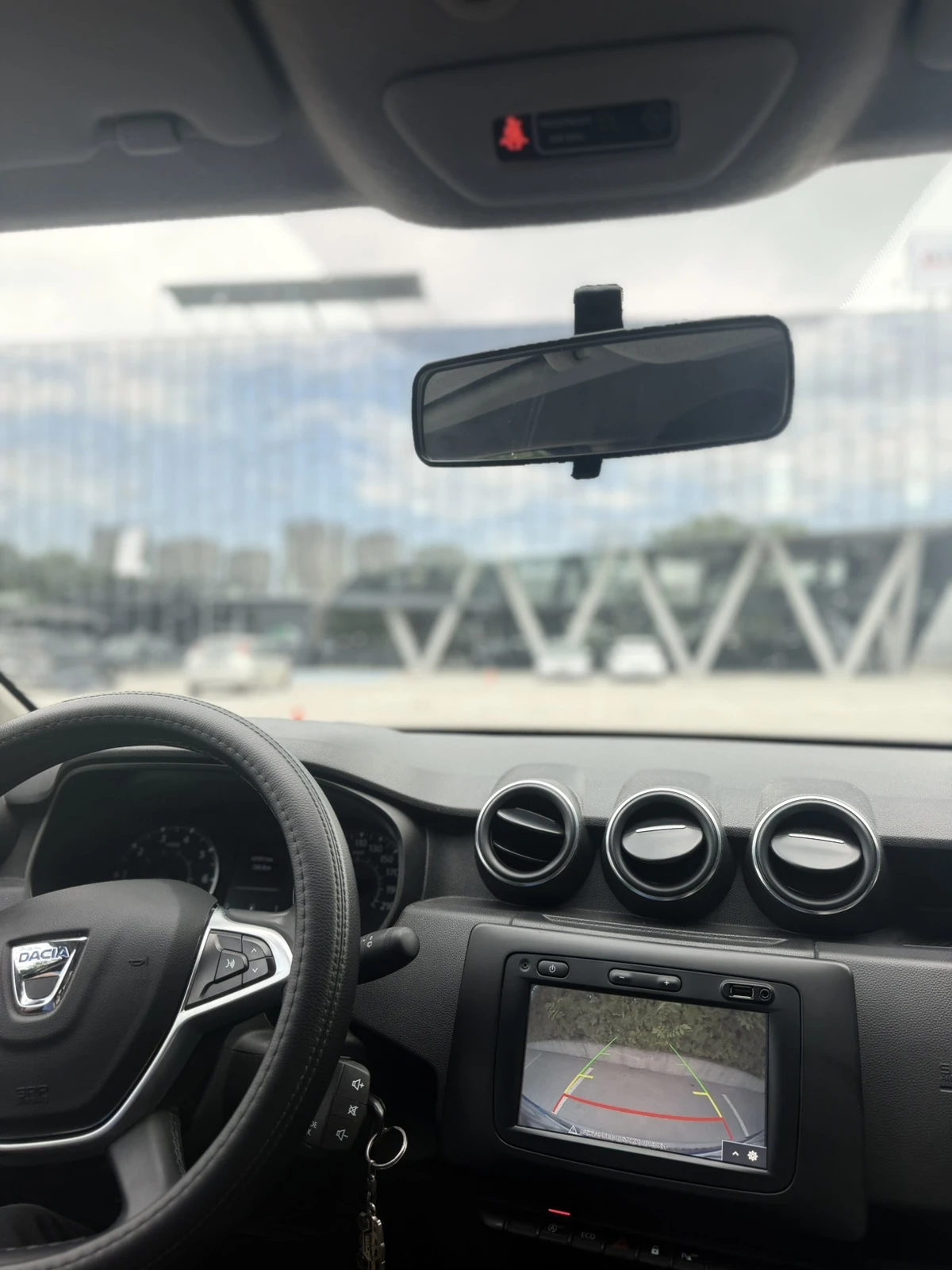 Dacia Duster 2019 1.6 LPG, снимка 9 - Автомобили и джипове - 54236582