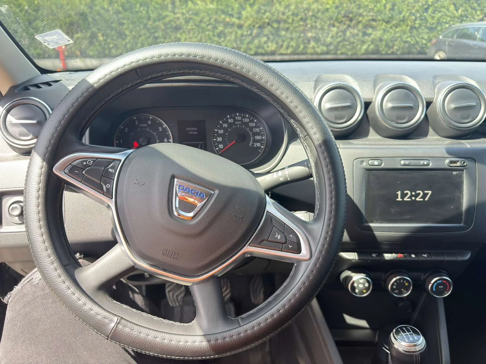 Dacia Duster, снимка 11 - Автомобили и джипове - 54236582