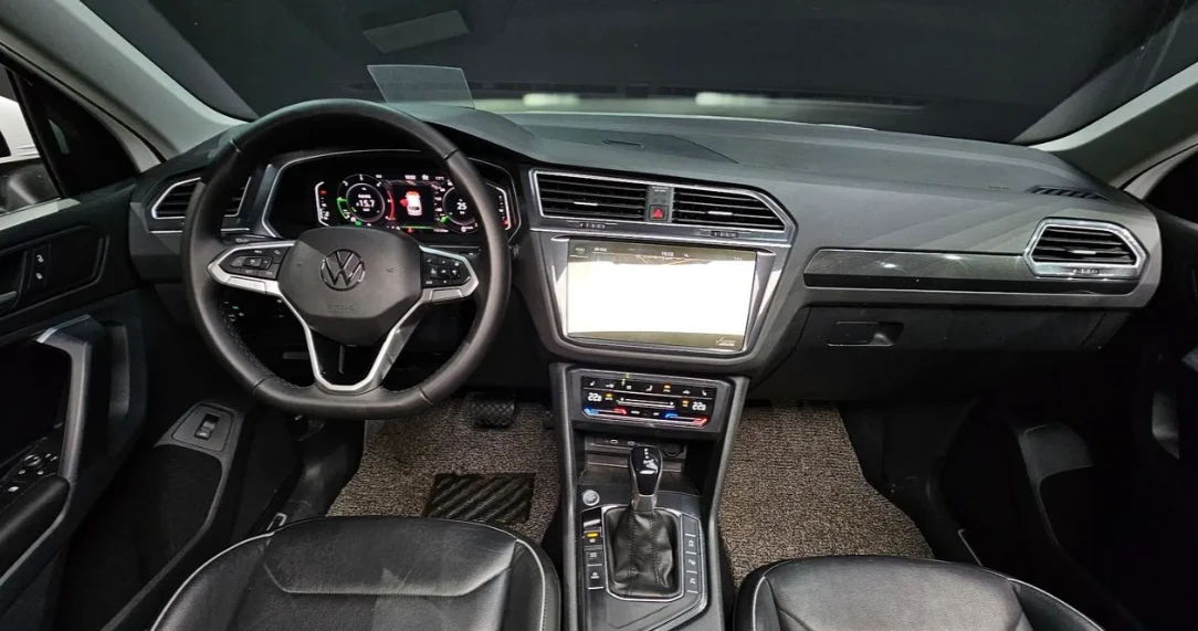 VW Tiguan 2.0 TDI Prestige, снимка 7 - Автомобили и джипове - 54430322