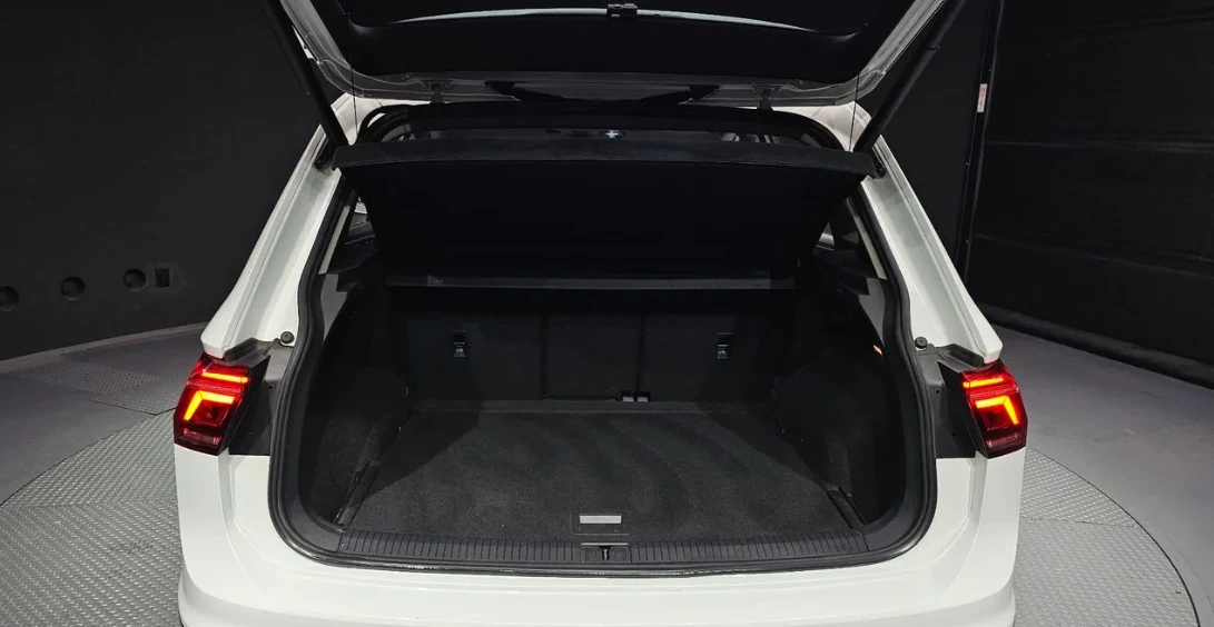 VW Tiguan 2.0 TDI Prestige, снимка 16 - Автомобили и джипове - 54430322