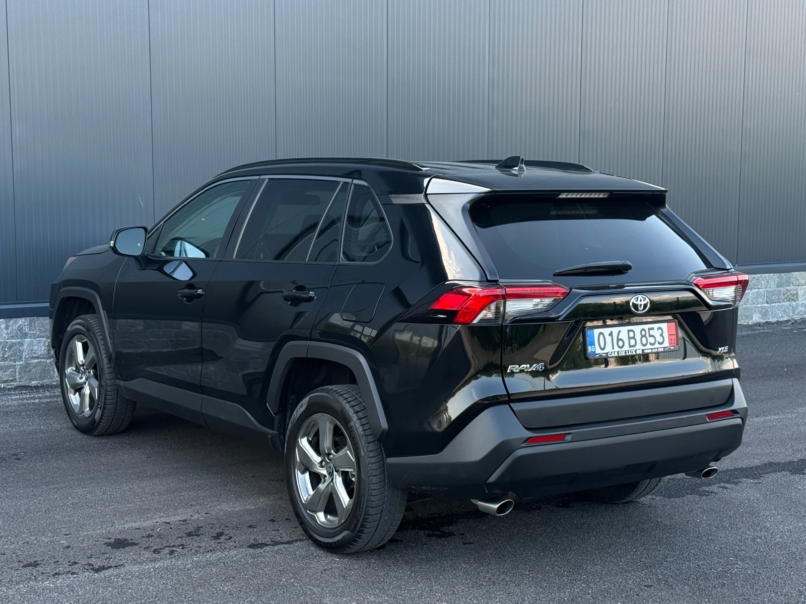 Toyota Rav4 XLE, снимка 8 - Автомобили и джипове - 54817163