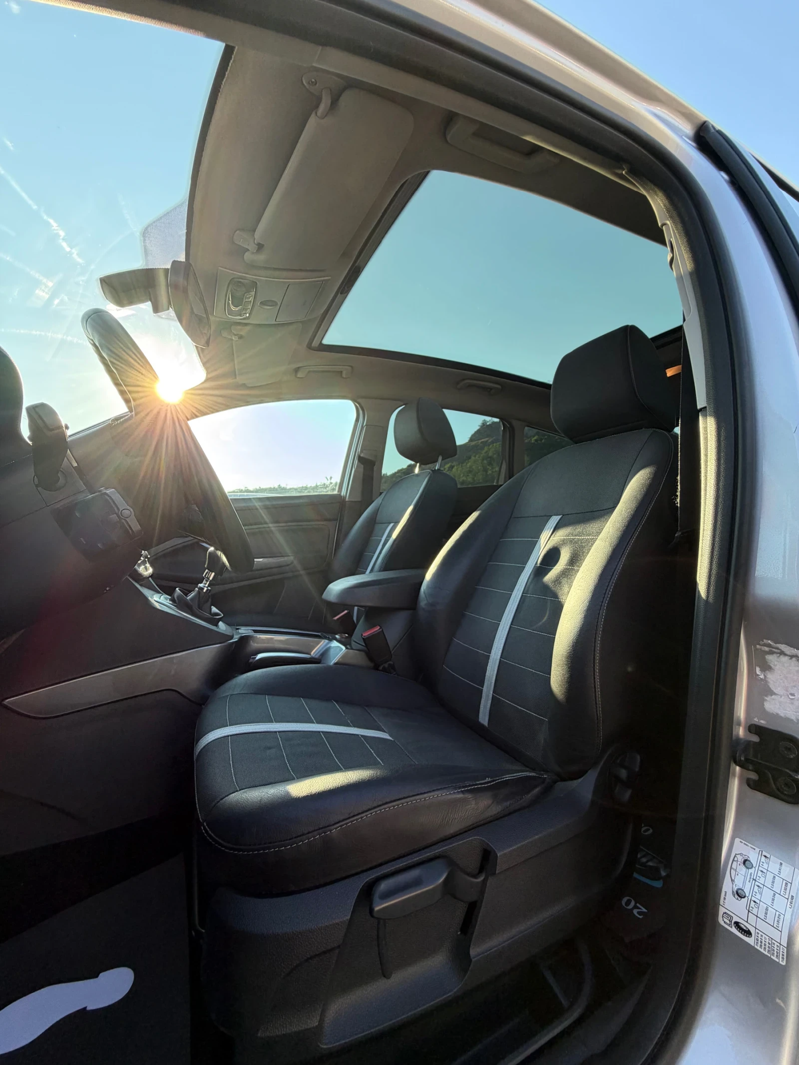 Ford Kuga 2.OTDCI 4x4/КОЖА/ЛЕТИ.ДЖ, снимка 10 - Автомобили и джипове - 55063644