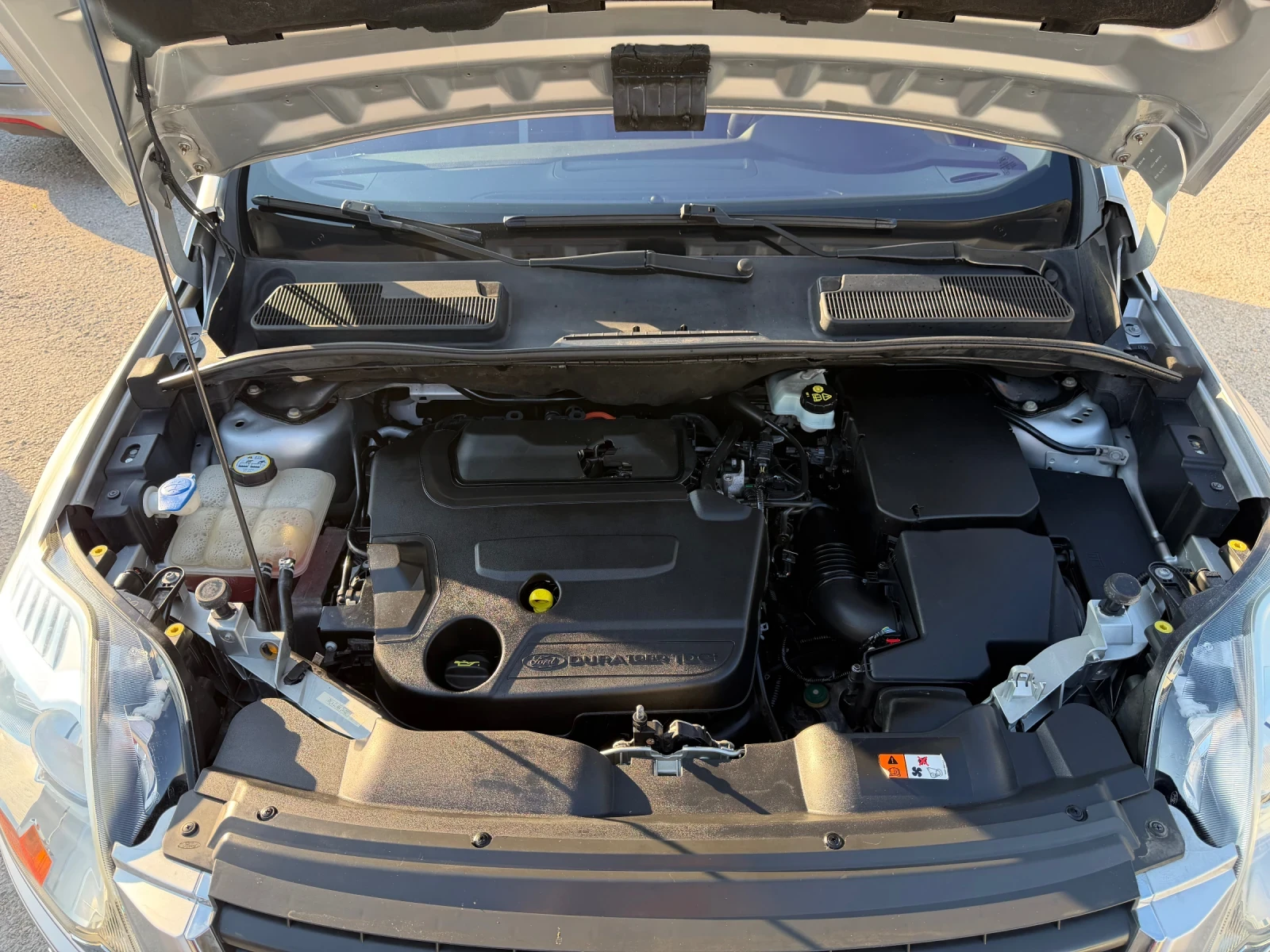 Ford Kuga 2.OTDCI 4x4/КОЖА/ЛЕТИ.ДЖ, снимка 9 - Автомобили и джипове - 55063644