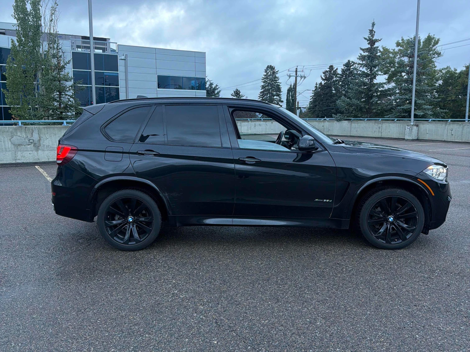 BMW X5 XDRIVE35D * FULL M SPORT* 360 КАМЕРА* HEAD UP* ПАН, снимка 4 - Автомобили и джипове - 56068658