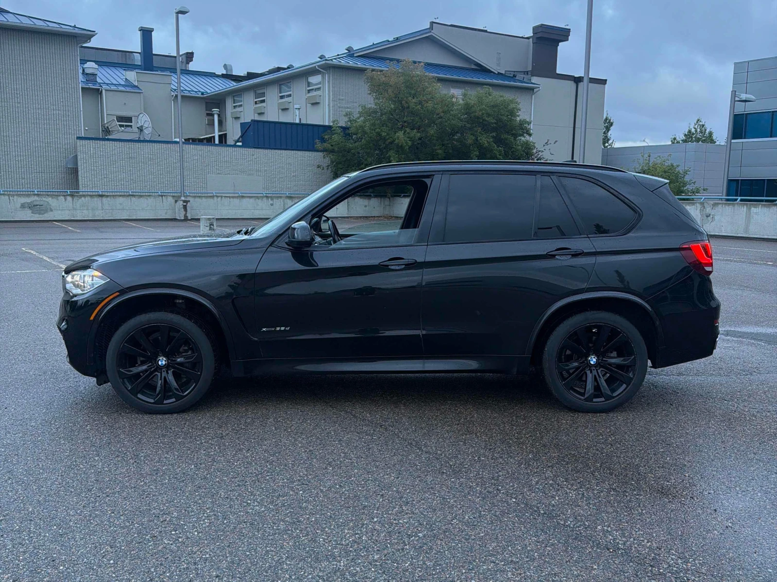 BMW X5 XDRIVE35D * FULL M SPORT* 360 КАМЕРА* HEAD UP* ПАН, снимка 3 - Автомобили и джипове - 56068658