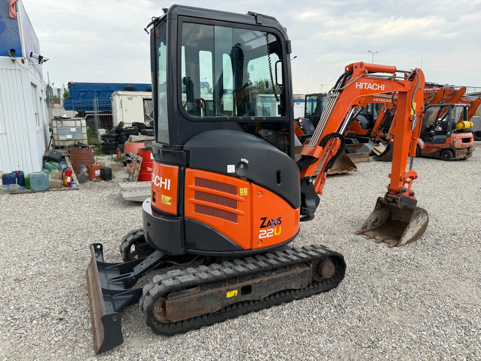 Багер Hitachi ZX 22U-2 CLR - изображение 9