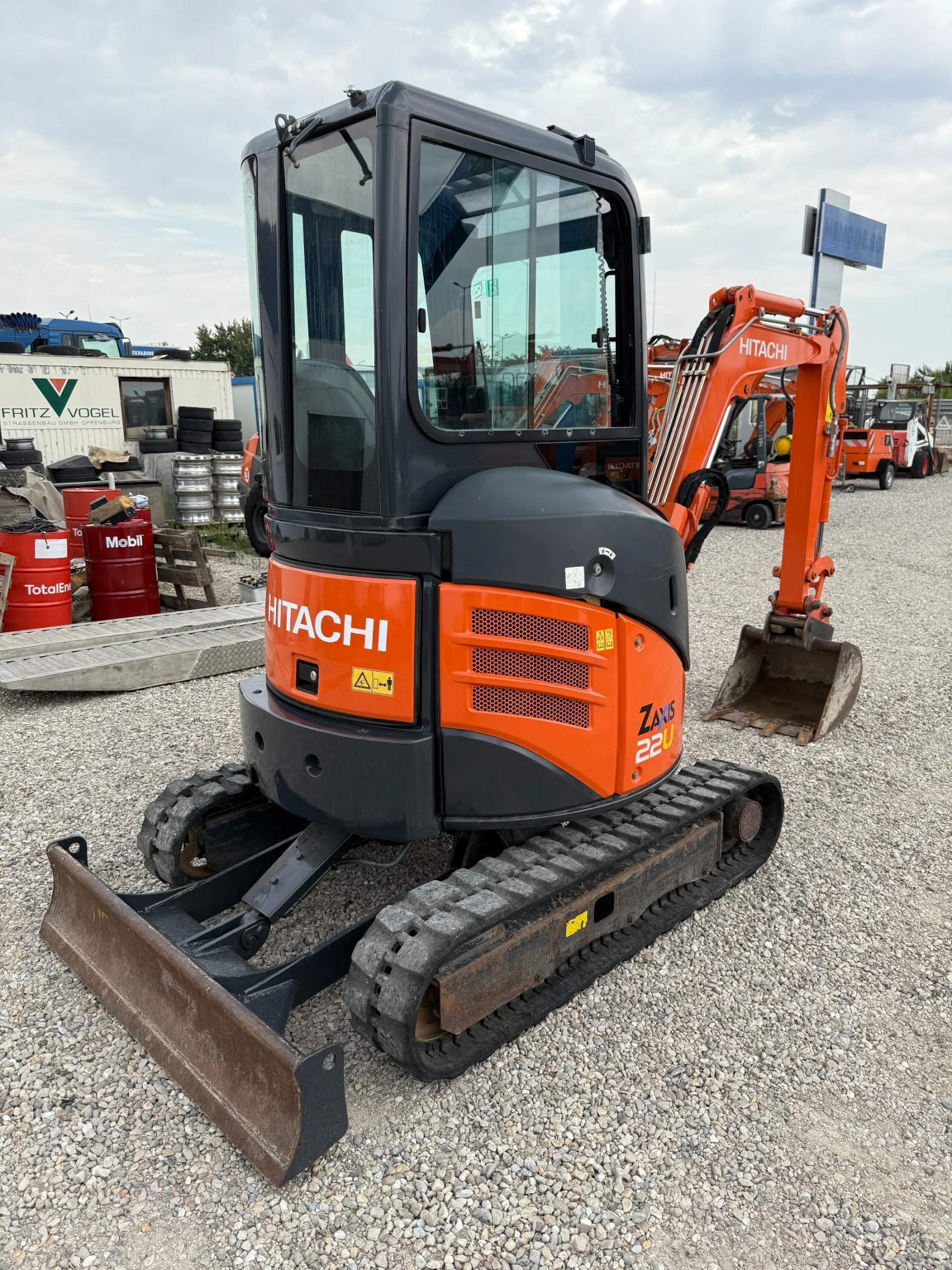 Багер Hitachi ZX 22U-2 CLR - изображение 8