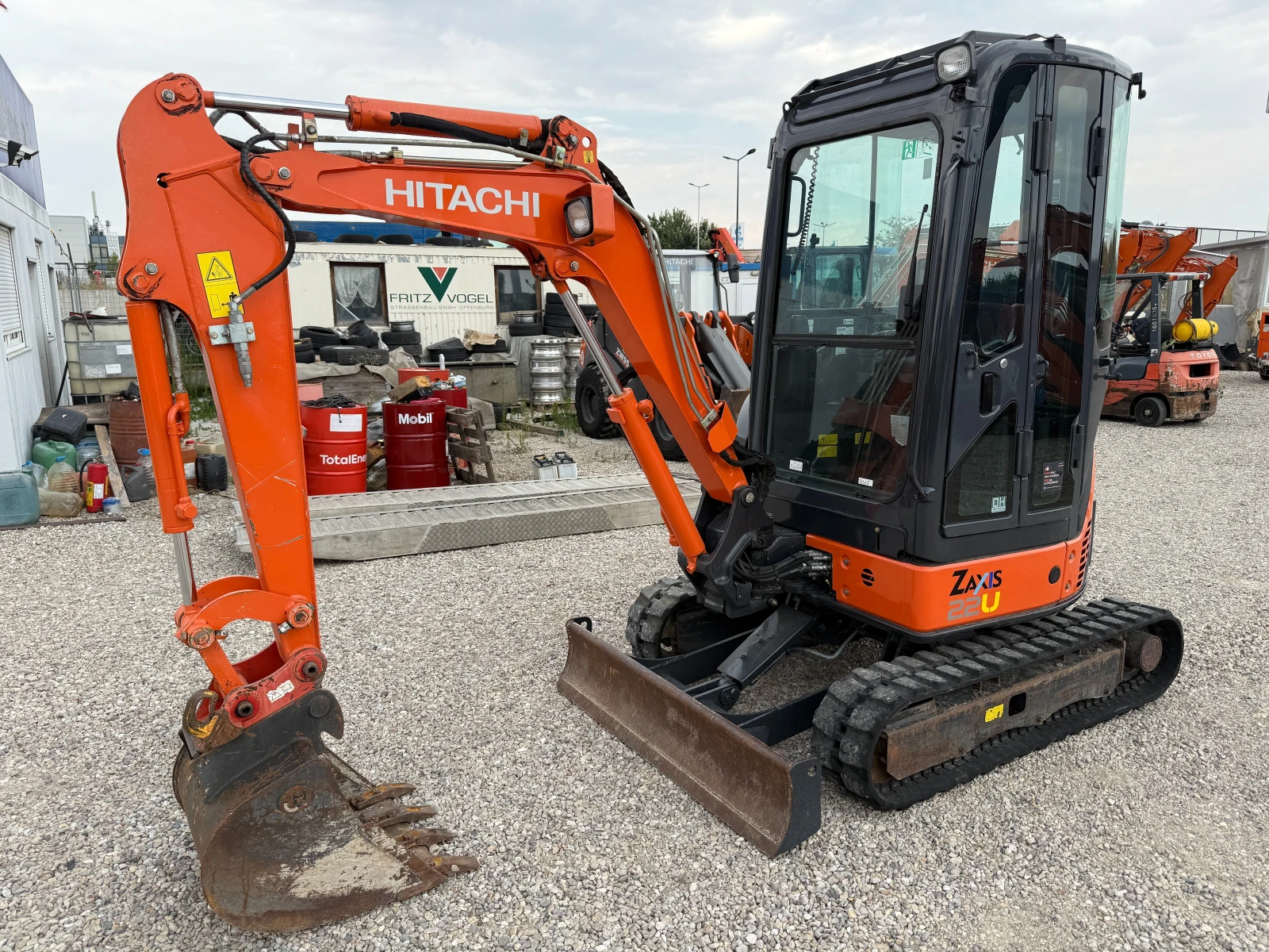 Багер Hitachi ZX 22U-2 CLR - изображение 3