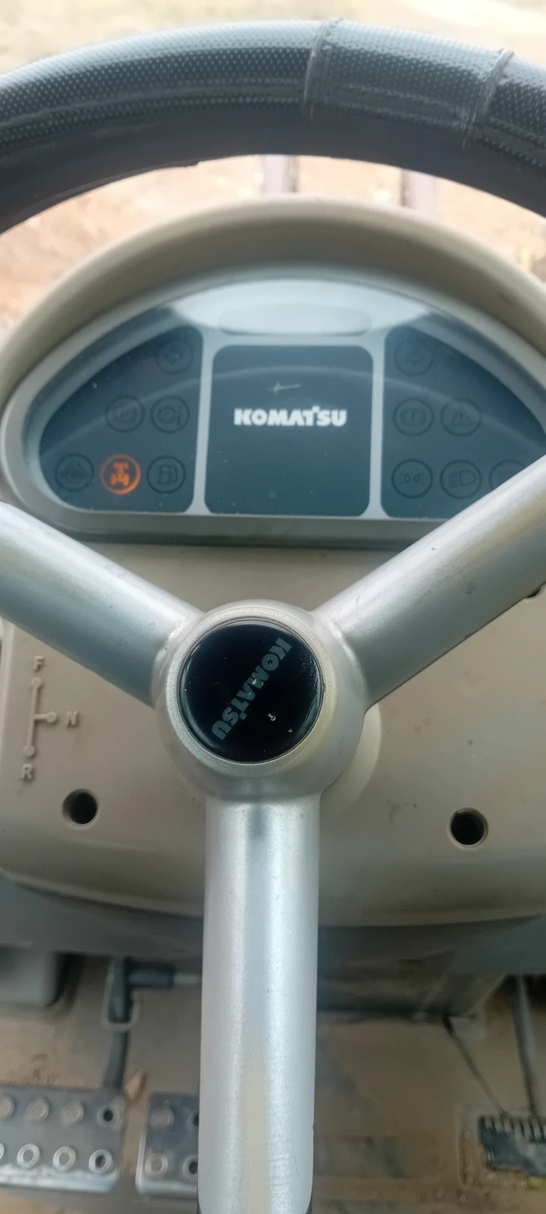 Багер Komatsu WB93R5 - изображение 6