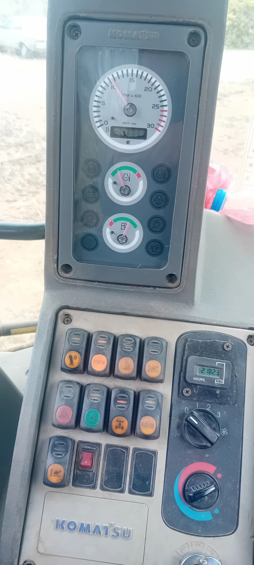 Багер Komatsu WB93R5 - изображение 5