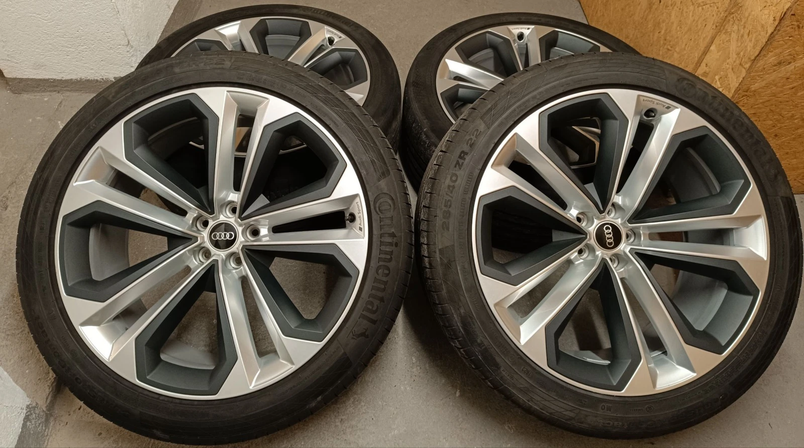 ���� � ������ 285/40R22 �� Audi RSQ8 | Mobile.bg � ����������� 1