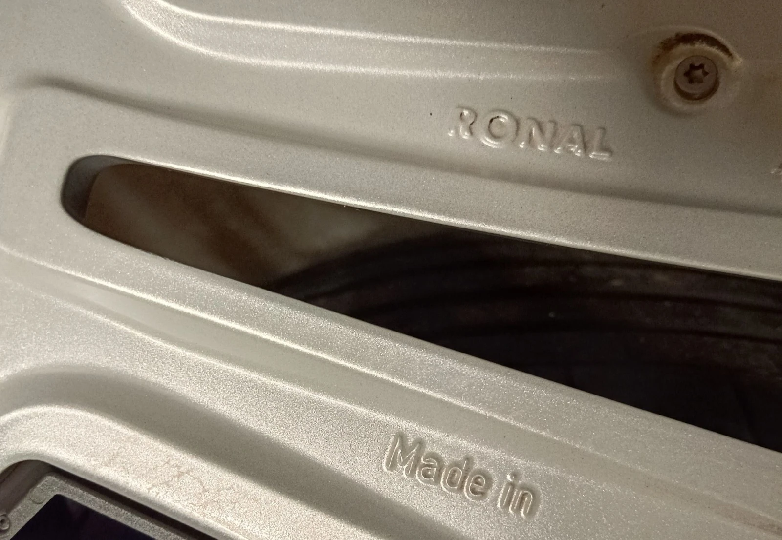 ���� � ������ 285/40R22 �� Audi RSQ8 | Mobile.bg � ����������� 5