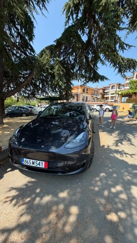 Tesla Model Y 2024 Dual motor Long Range 33000 km, снимка 1