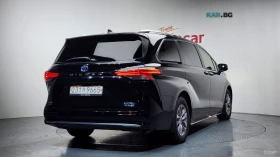 Toyota Sienna 2.5 HYBRID* AWD* ПОДГРЕВ* ОБДУХВАНЕ* ШИБИДАХ* 360*, снимка 2