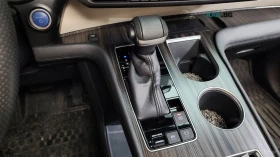 Toyota Sienna 2.5 HYBRID* AWD* ПОДГРЕВ* ОБДУХВАНЕ* ШИБИДАХ* 360*, снимка 8