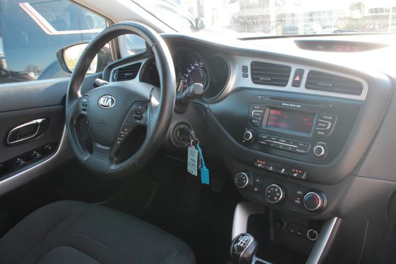 Kia Ceed, снимка 15 - Автомобили и джипове - 48097985