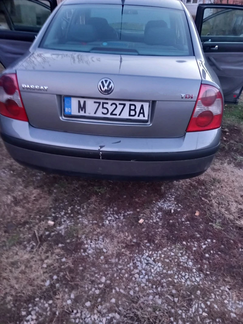 VW Passat 1.9 TDI, снимка 4 - Автомобили и джипове - 48118339