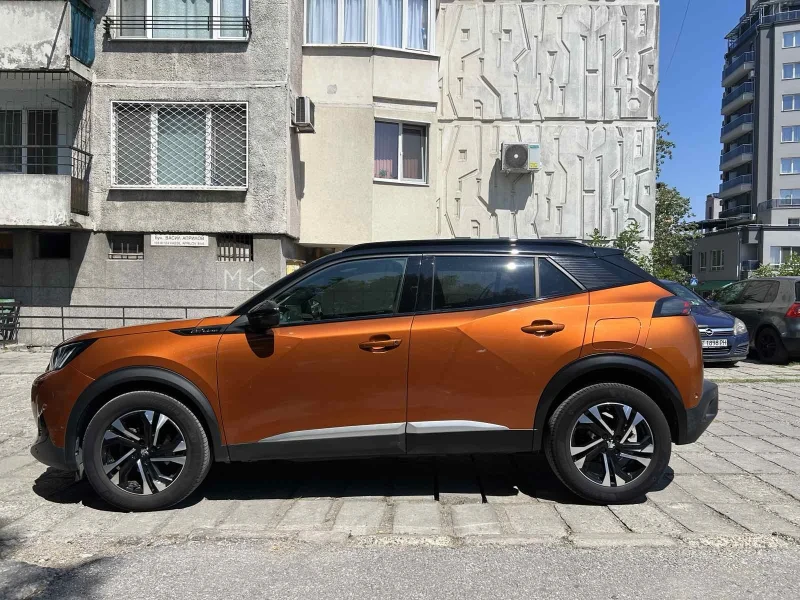 Peugeot 2008 1.2-GT LINE 3D DIGITAL COCKPIT 131HP, снимка 4 - Автомобили и джипове - 49401783