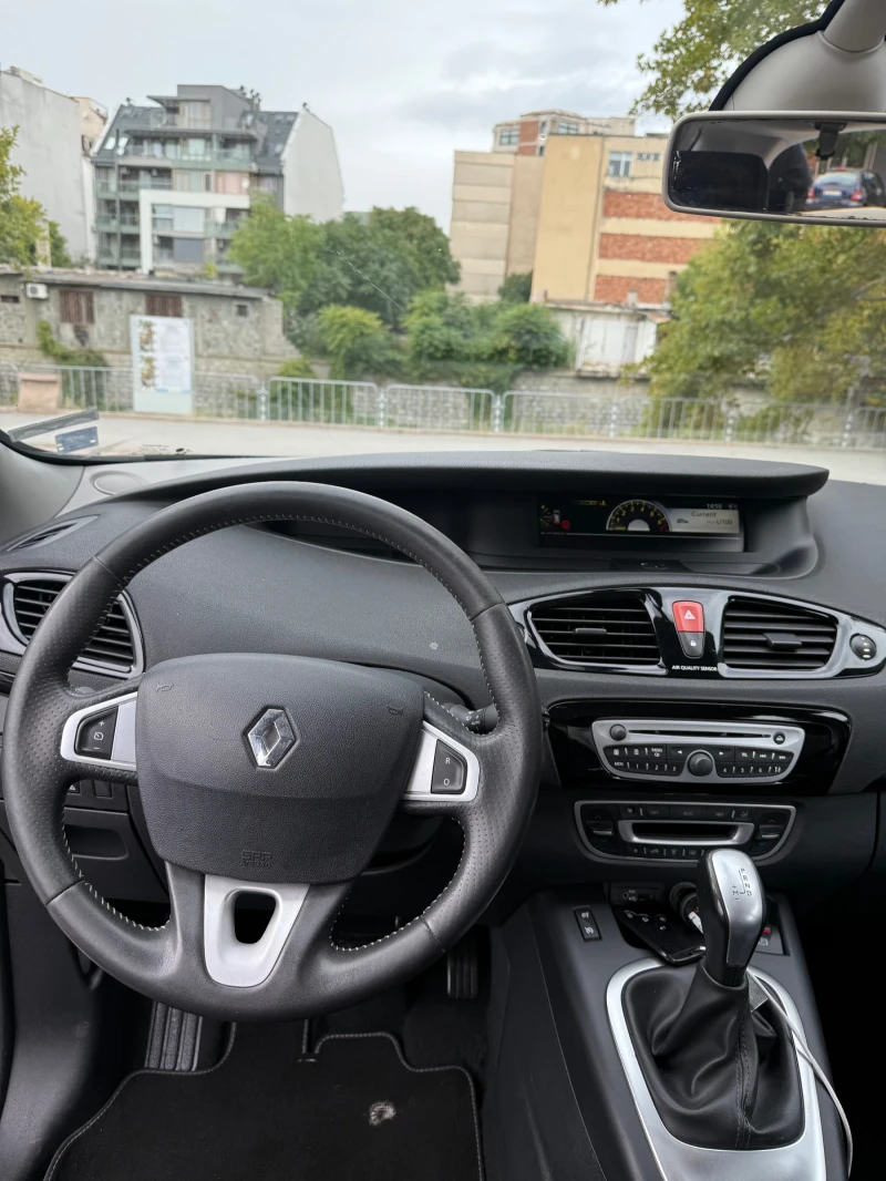 Renault Scenic, снимка 10 - Автомобили и джипове - 52588280