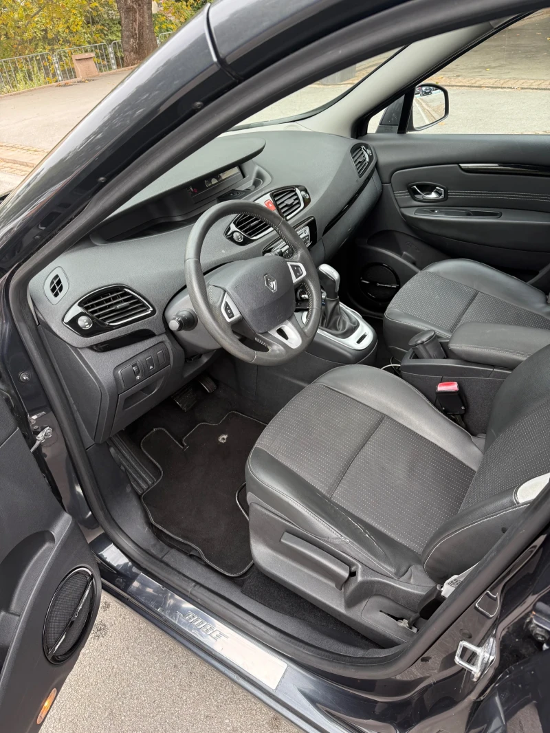 Renault Scenic, снимка 9 - Автомобили и джипове - 52588280