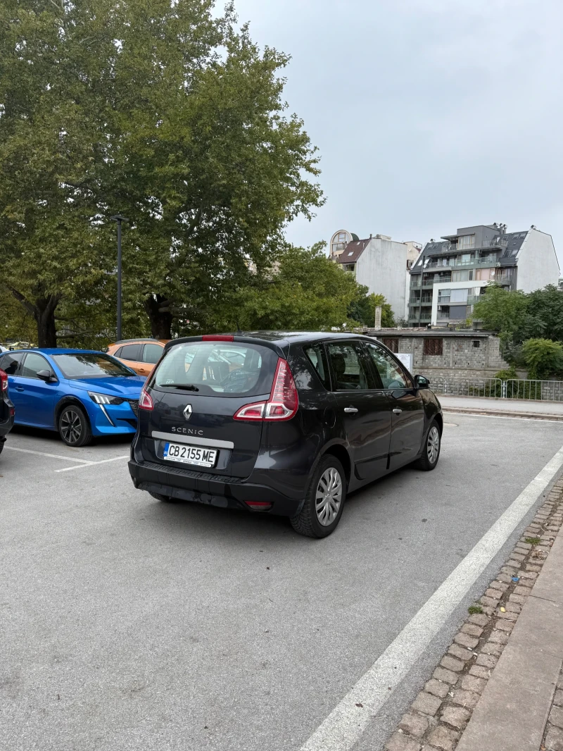 Renault Scenic, снимка 3 - Автомобили и джипове - 52588280