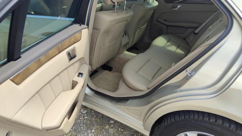 Mercedes-Benz E 220  110000 км., снимка 6 - Автомобили и джипове - 53004331