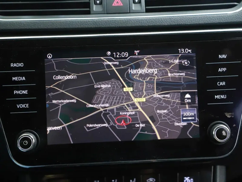 Skoda Superb, снимка 12 - Автомобили и джипове - 53047988