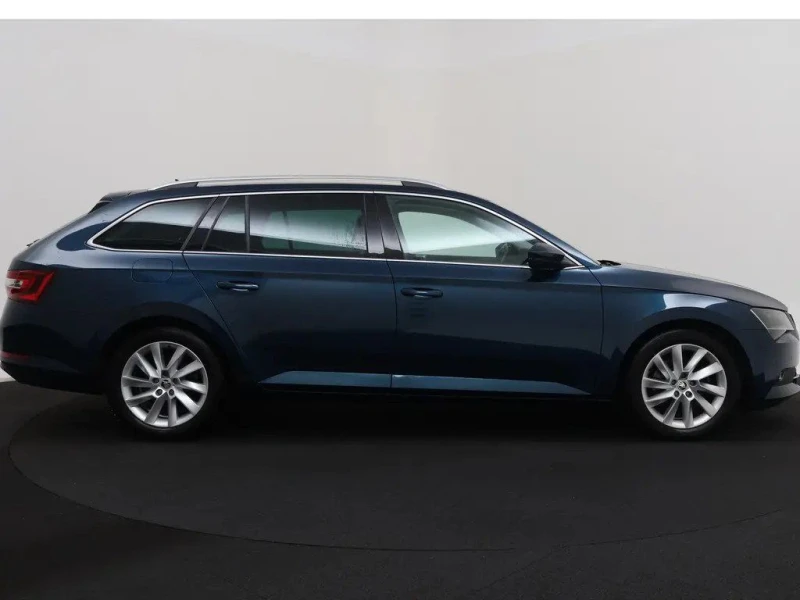 Skoda Superb, снимка 6 - Автомобили и джипове - 53047988