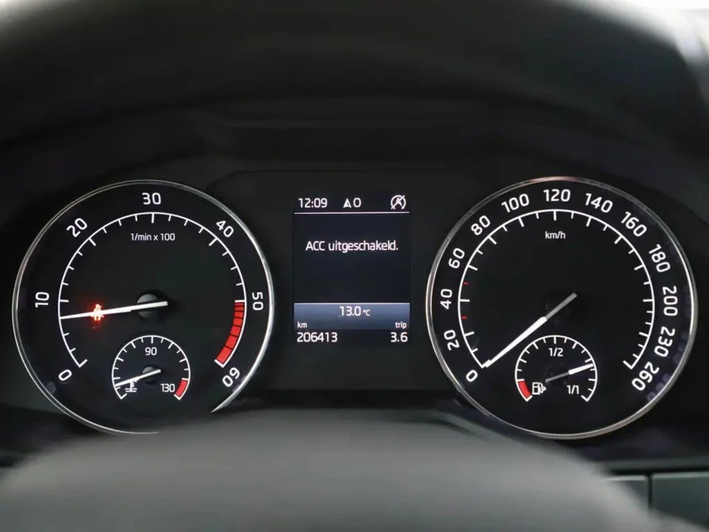 Skoda Superb, снимка 10 - Автомобили и джипове - 53047988