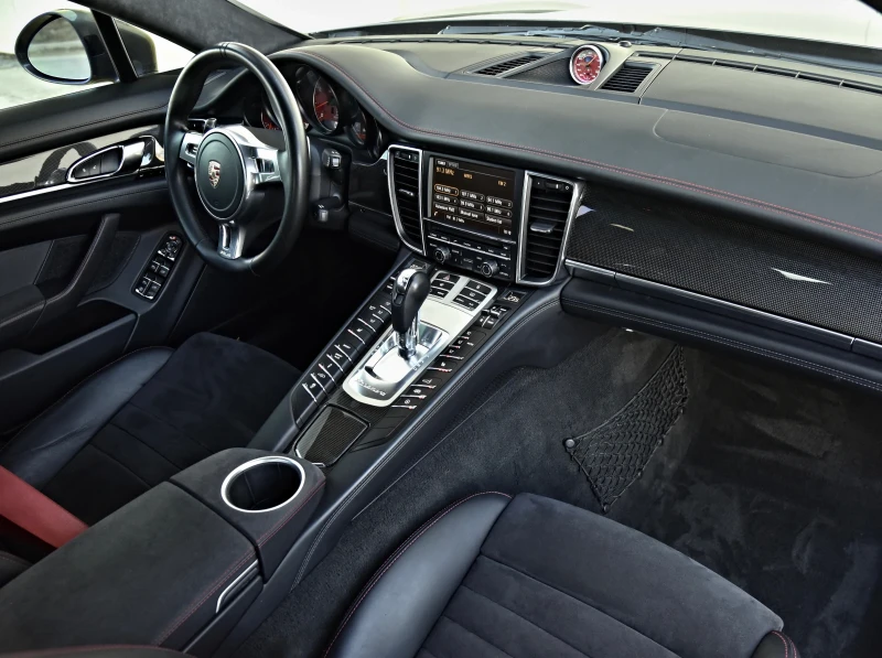 Porsche Panamera * GTS* KEYLESS* FULL* , снимка 10 - Автомобили и джипове - 53100593